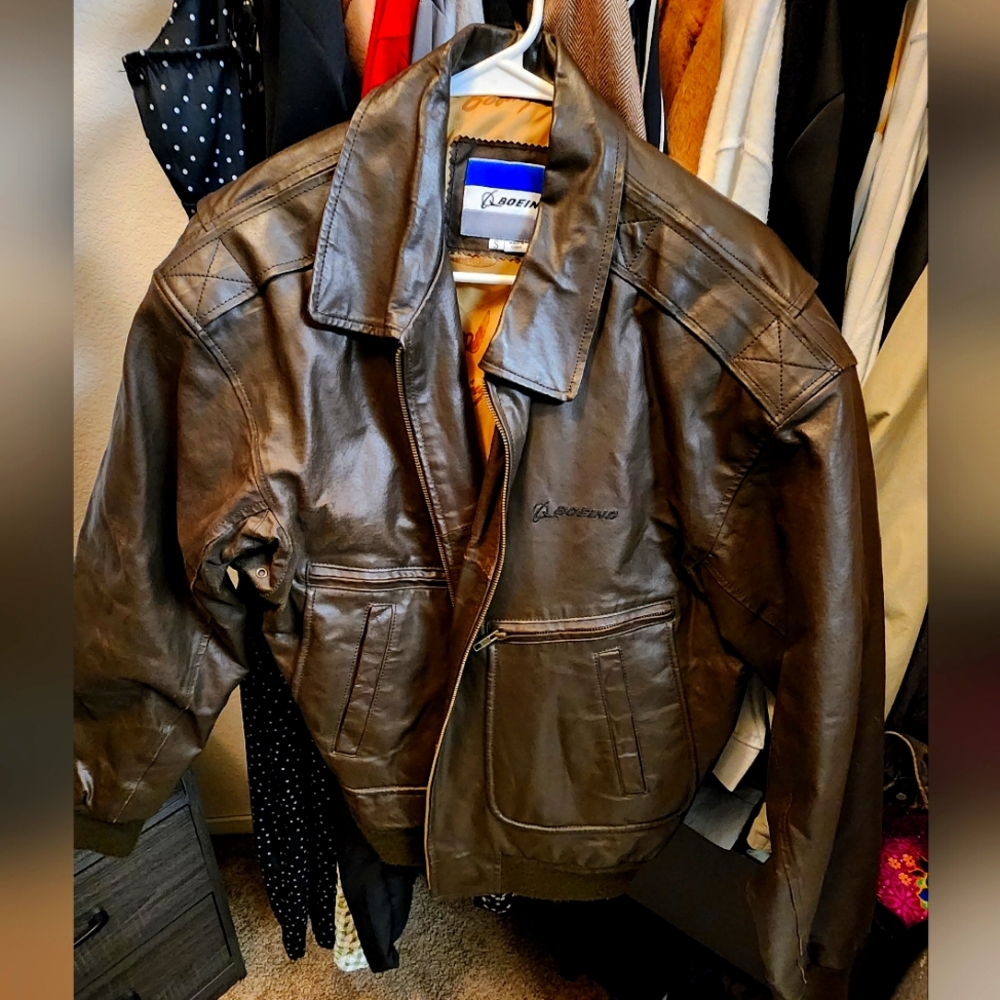 Boeing Men's McDonnell Douglas Flight Genuine Leather Bomber Jacket Brown Small